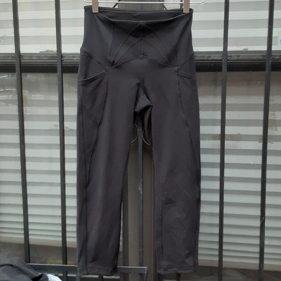 lululemon athletica Pants - Lululemon Exquisite black crop leggings